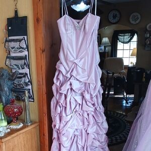Elegant Lilac Evening Gown Prom